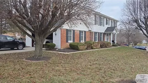 446 Woodstream Dr, Saint Charles, MO 63304