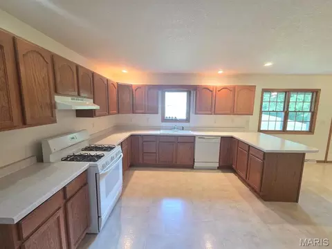 Kitchen - 1210 White St, Canton, MO 63435 photo 1 of 6