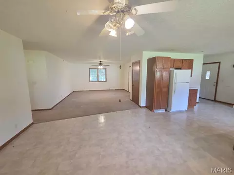 Living - 1210 White St, Canton, MO 63435 photo 3 of 6