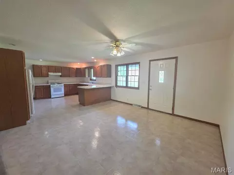 Living - 1210 White St, Canton, MO 63435 photo 1 of 6