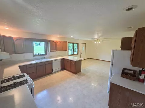 Kitchen - 1210 White St, Canton, MO 63435 photo 6 of 6