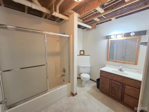 Bath - 1210 White St, Canton, MO 63435 photo 2 of 2