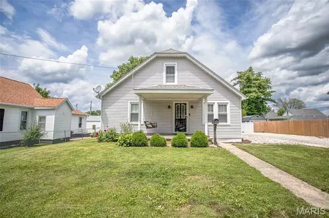 605 Slaten Ave, Jerseyville, IL 62052
