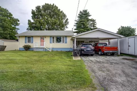 407 Fletcher St, Jerseyville, IL 62052