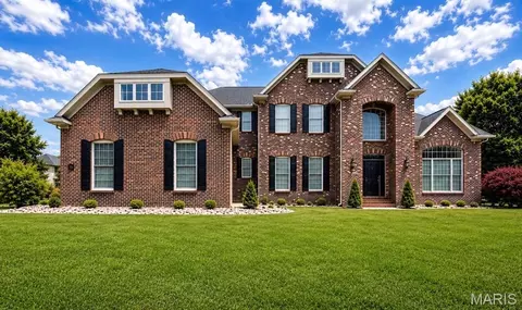 4202 Cassatt Ct, Swansea, IL 62226