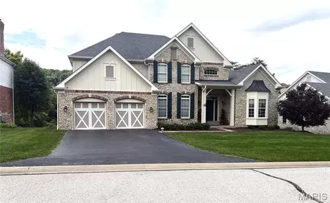 841 Cabernet Ln, Saint Albans, MO 63073