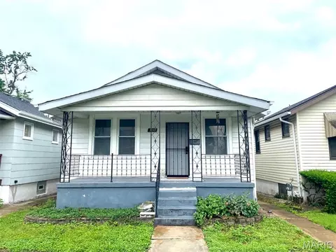 3930 Itaska St, Saint Louis, MO 63116