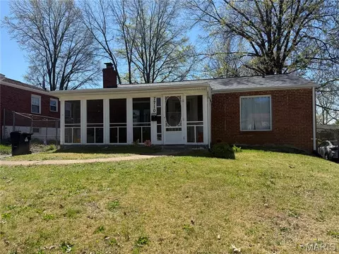 7710 Carleton Ave, University City, MO 63130