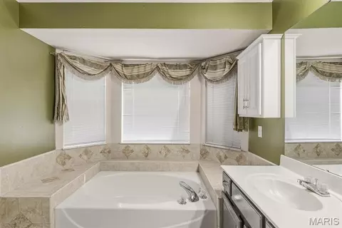 Bath - 1577 Fox Ridge Ct, Arnold, MO 63010 photo 3 of 7
