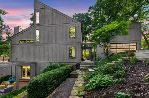 11333 Cragwold Rd, Saint Louis, MO 63122