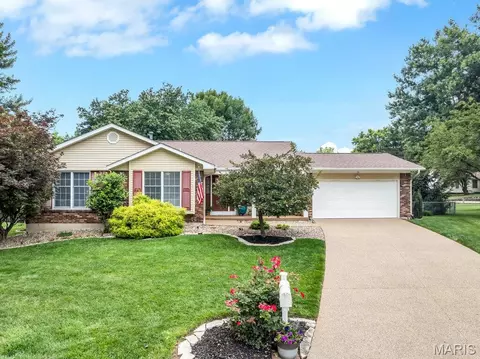 10 Lake Port Ct, Saint Peters, MO 63376
