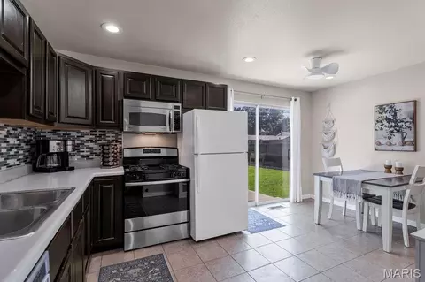 Kitchen - 406 Palermo Dr, Ballwin, MO 63021 photo 1 of 2
