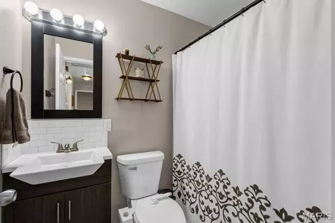 Bath - 406 Palermo Dr, Ballwin, MO 63021 photo 2 of 2