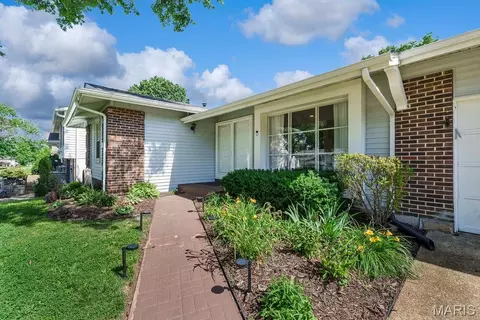 Exterior - 406 Palermo Dr, Ballwin, MO 63021 photo 2 of 6