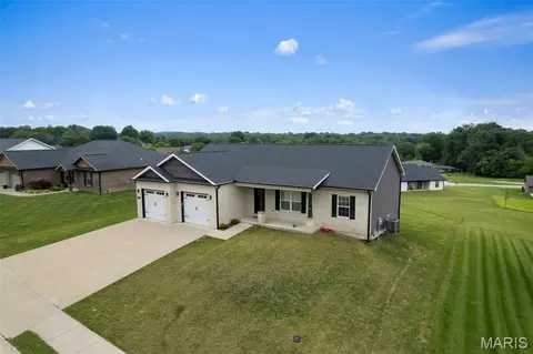 710 Old Mill Dr, Cape Girardeau, MO 63701