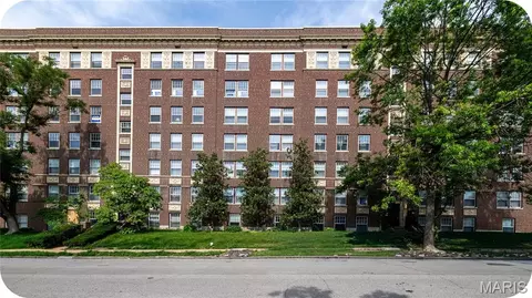 329 Belt Ave #401, Saint Louis, MO 63112