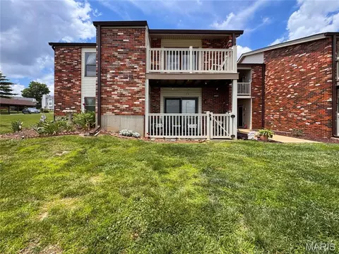 56 Meadow Rdg #F, Columbia, IL 62236