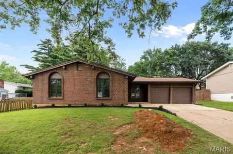 555 Braebridge Rd, Manchester, MO 63021 photo 2