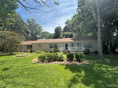 21844 Dove Ln, Carlyle, IL 62231