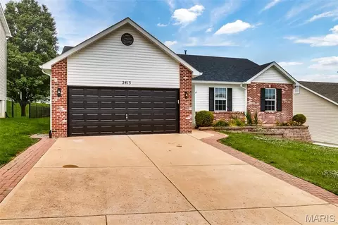 2413 Rosswood Ln, Arnold, MO 63010