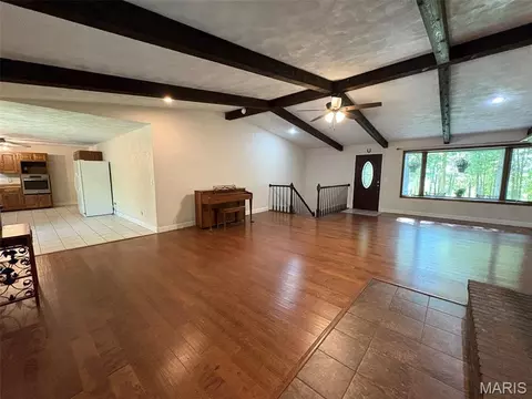 Living - 310 Granite Ln, Jackson, MO 63755 photo 5 of 10