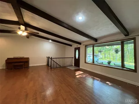 Living - 310 Granite Ln, Jackson, MO 63755 photo 3 of 10