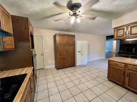 Kitchen - 310 Granite Ln, Jackson, MO 63755 photo 2 of 4