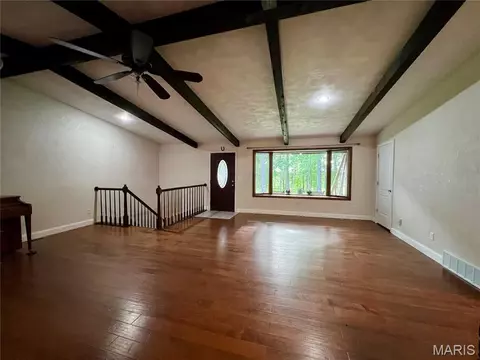 Living - 310 Granite Ln, Jackson, MO 63755 photo 5 of 9