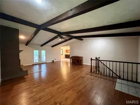 Living - 310 Granite Ln, Jackson, MO 63755 photo 4 of 9