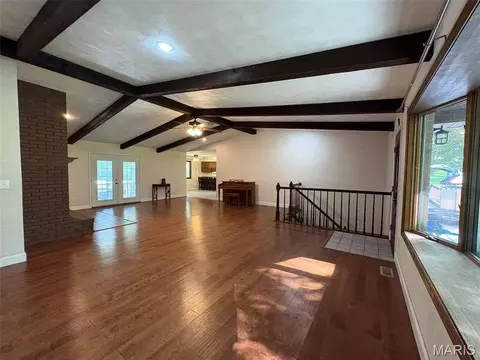 Living - 310 Granite Ln, Jackson, MO 63755 photo 2 of 10