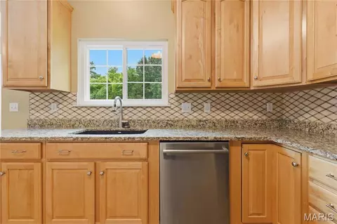 Kitchen - 109 Snake River Dr, O'fallon, MO 63368 photo 2 of 6