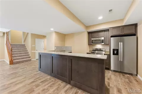 Kitchen - 109 Snake River Dr, O'fallon, MO 63368 photo 5 of 6