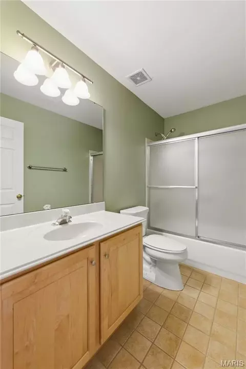 Bath - 109 Snake River Dr, O'fallon, MO 63368 photo 5 of 6