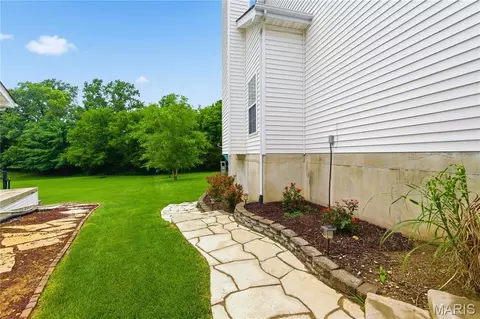 Exterior - 109 Snake River Dr, O'fallon, MO 63368 photo 9 of 12