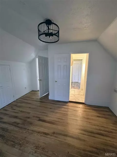 Bedroom - 333 E Stoddard St, Dexter, MO 63841 photo 2 of 2