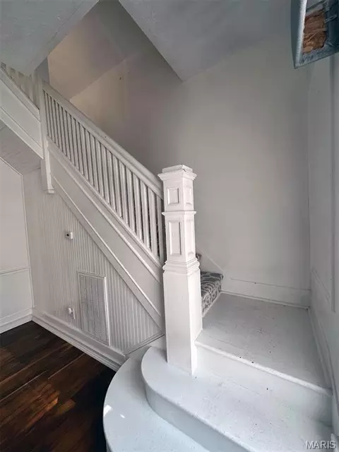 Entry Way - 333 E Stoddard St, Dexter, MO 63841 photo 1 of 2
