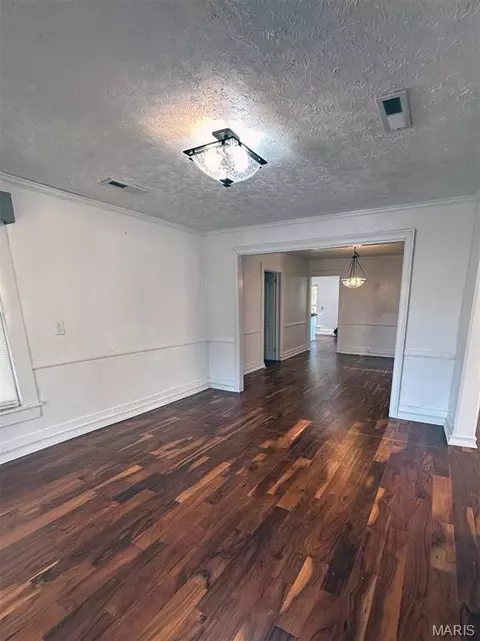 Dining - 333 E Stoddard St, Dexter, MO 63841 photo 1 of 1
