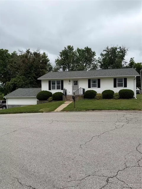511 W Lafayette St, Palmyra, MO 63461