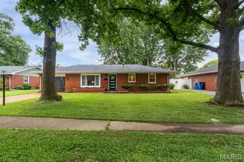 41 Riviera Dr, Granite City, IL 62040