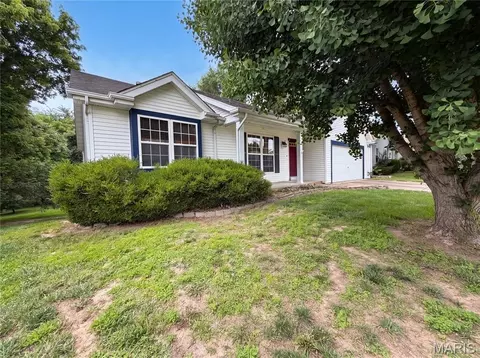 Exterior - 246 Royalltrail Ln, O'fallon, MO 63368 photo 4 of 4