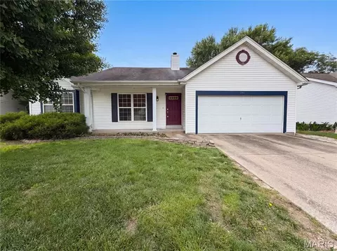 246 Royalltrail Ln, O'fallon, MO 63368