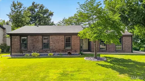 1327 Brandywine Ln, Saint Peters, MO 63376