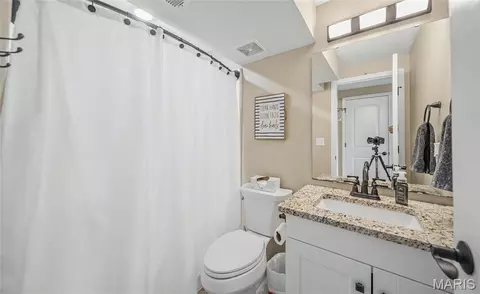 Bath - 903 Q Ave, Saint Clair, MO 63077 photo 3 of 3