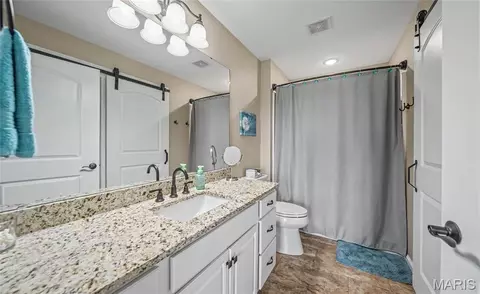 Bath - 903 Q Ave, Saint Clair, MO 63077 photo 1 of 3