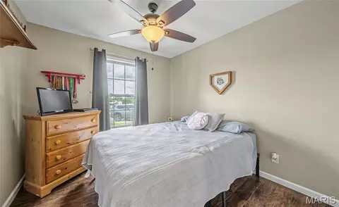Bedroom - 903 Q Ave, Saint Clair, MO 63077 photo 3 of 9