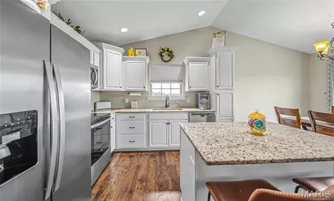 Kitchen - 903 Q Ave, Saint Clair, MO 63077 photo 1 of 3