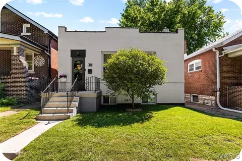 4745 Rosa Ave, Saint Louis, MO 63116