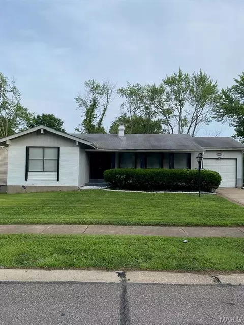 11565 Sheffield Dr, Florissant, MO 63033