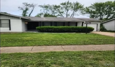 11565 Sheffield Dr, Florissant, MO 63033