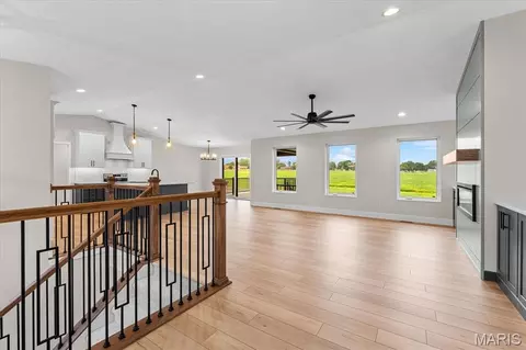 Living - 516 Hayden Dr, Waterloo, IL 62298 photo 2 of 2